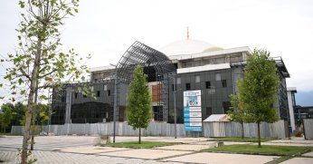 Bu camide ibadet  için engel olmayacak