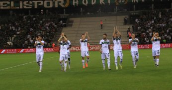 26 futbolcuya lisans çıkarıldı