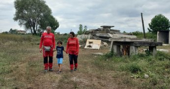 Onların hikayesi enkazda başladı
