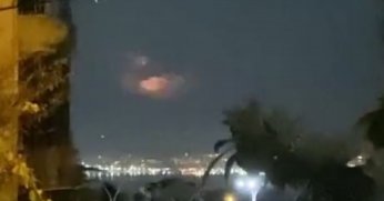 Kocaeli’de elektrik fırtınası geceyi aydınlattı