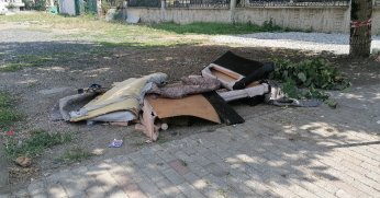 146. Sokak’ta atıklar dikkat çekti