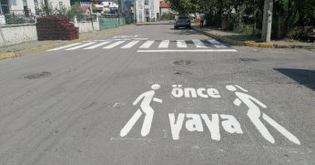 Yaya geçidi, boyanarak görünür hale getirildi