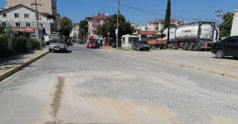 Dumlupınar’da caddeye asfalt yama isteği