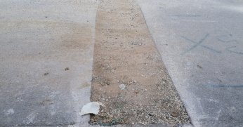 84. Sokak’ta asfalta yama yapımı gerekli