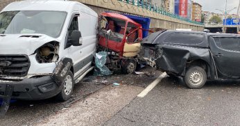 D-100’de 7 araç kazaya karıştı