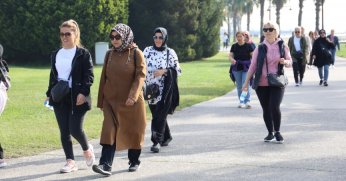 Meme kanserine dikkat  çekmek için yürüdüler