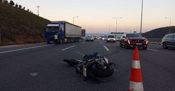 Tıra çarpan motosikletin sürücüsü öldü