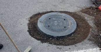 Kapakların etrafı yama ile kaplanıyor