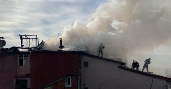 Doğalgaz sobası evi yaktı