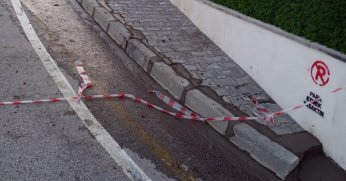 Şehitler Caddesi’nde kaldırım düzeltildi