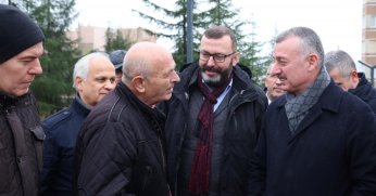 Büyükakın, cemaat ve vatandaşlarla sohbet etti