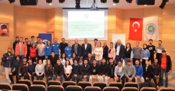 KOÜ Spor Fakültesi’nde karate paneli