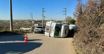 Beton mikseri devrildi: 1 yaralı