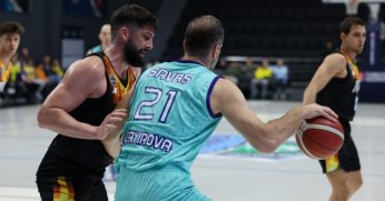 Çayırova ilk yarıda 8 galibiyet aldı