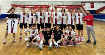 Gölcüklü voleybolcular Kocaeli Şampiyonu