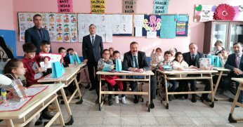 Öğrenciler karne heyecanı yaşadı