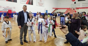 Gölcüklü sporcular kuşak atladı