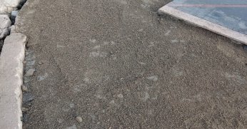 Deprem anıtı çevresinde zemin düzenlemesi yapıldı