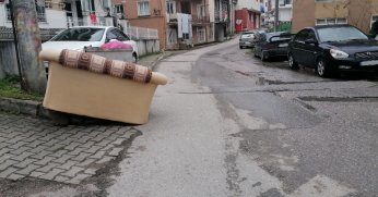 Evsel atıklar gelişigüzel bırakılmamalı