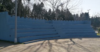 Amfi tiyatronun boyası yenilendi