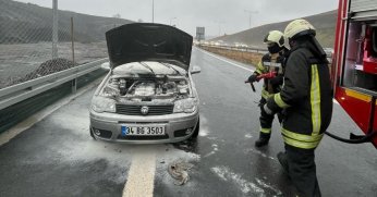 Seyir halindeki otomobilde yangın