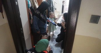 Minik kardeşlerin sevgisine duyarsız kalmadılar