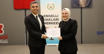 Avukatlara işaret dili eğitimi verildi