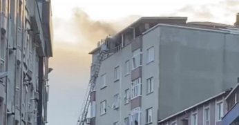 8 katlı binanın terasında yangın paniği