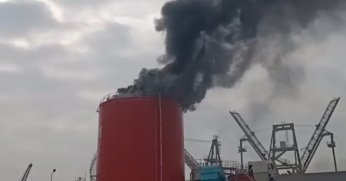 Limanda korkutan yangın