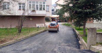 Gölcük’te asfalt çalışmaları sürüyor