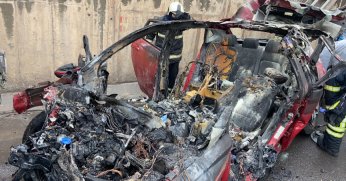 Tırın altına giren otomobil yandı: 1 ölü