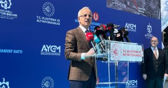 Yeni tramvay hattını Bakan Uraloğlu açtı