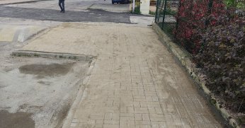 Değirmendere sahilinde kaldırıma bakım yapıldı