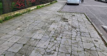 Değirmendere sahilinde kaldırıma bakım yapıldı