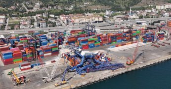 Milyonluk liman kazasında 1 aydır enkaz kaldırma çalışması sürüyor