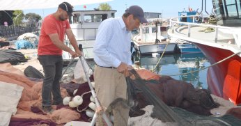 Balıkçılar, av yasağının başlamasıyla limanlara demirledi