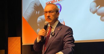 ‘Bir çocuğumuzun elinden lütfen tutun’