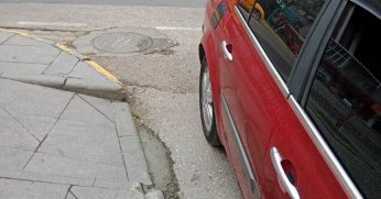 Donanma Caddesi’nde kaldırımlar düzenlendi