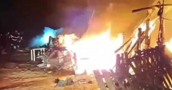 Ahırda çıkan yangında 4 büyükbaş telef oldu