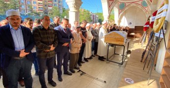 Pres makinesine sıkışarak ölen fabrika sahibi defnedildi