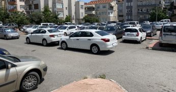 Donanma Caddesi’ndeki otopark her daim dolu