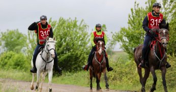 Tarihi İpekyolu’nda nefes kesen yarış