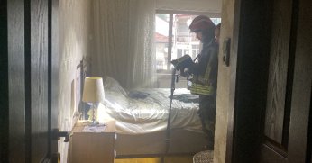 Eve yıldırım düştü