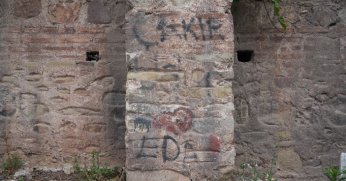 Yüzlerce yıllık tarihe sprey boya