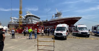 Gemide yangın çıktı, 4 işçi dumandan etkilendi
