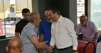 Başkan Özlü, esnaf ve  vatandaşla buluştu