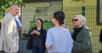 Sezer, öğrencileri yalnız bırakmadı