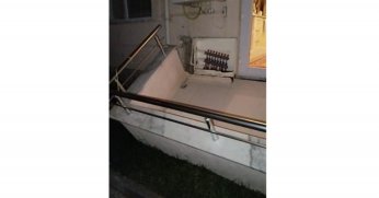 Gölcük’te evin balkonu çöktü