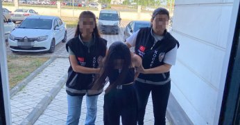 Genç kızları darp eden kadın maganda tutuklandı