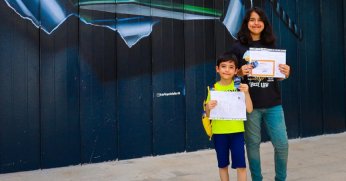 Karnesini alan teleferiğe koştu